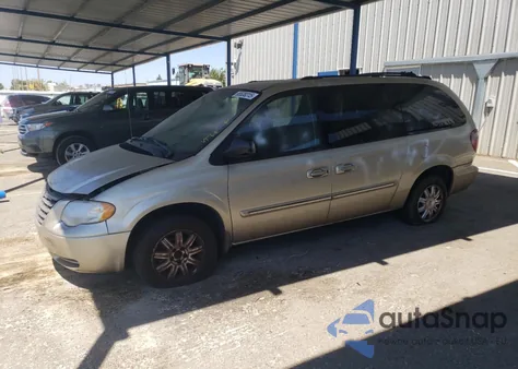 2005 Chrysler Town & Country Touring из США, поврежденный, VIN 2C4GP54L85R351697